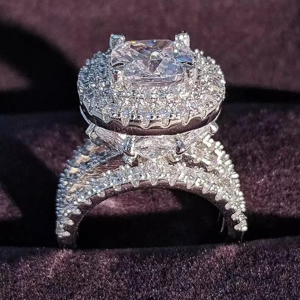 TAMIKA ROUND CUT WHITEGOLD BRIDAL WEDDING RING - Picture 10 of 14